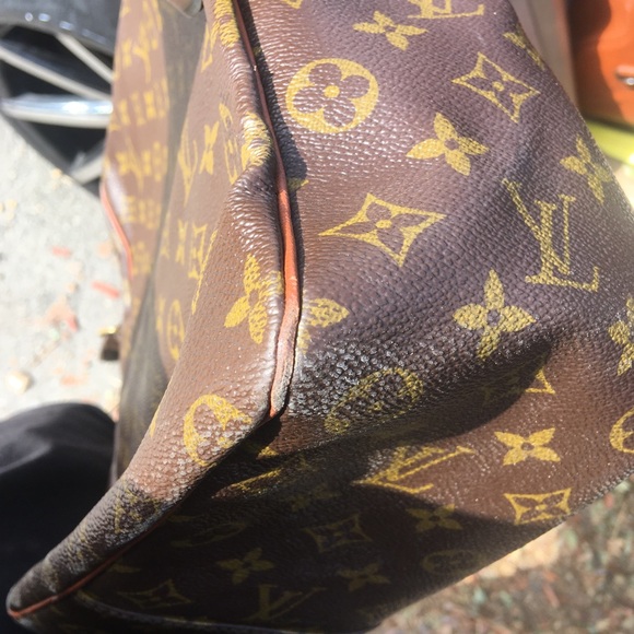 Louis Vuitton
Marceau Brown Monogram Shoulder Bag - Picture 14 of 16